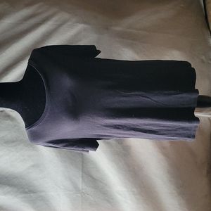 Black short-sleeved t-shirt